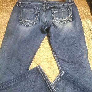 Super cute BKE jeans. Very comfy stretch. Great condition. 32 x 31 1/2